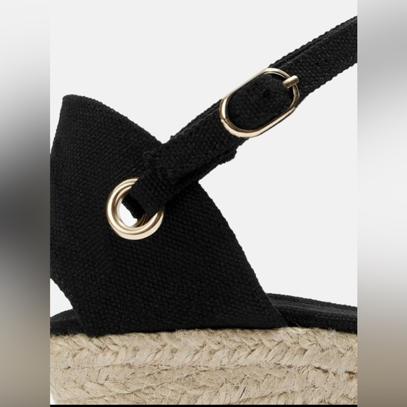 Sandals - Picture 4 of 5